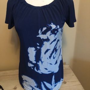 The limited short sleeve top size XS